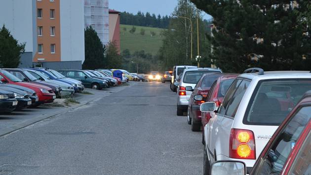 Valašské Klobouky řeší problém s parkováním - Valašský deník