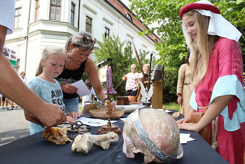 Osmý ročník Templářských slavností se uskutečnil v sobotu 18. srpna 2018 na Zámku Vsetín. Návštěvníci mohli zhlédnout ukázky historického šermu, ochutnat středověkou kuchyni, nechat si vyložit karty, vyrazit si minci nebo si mohli poslechnout dobovou hudb