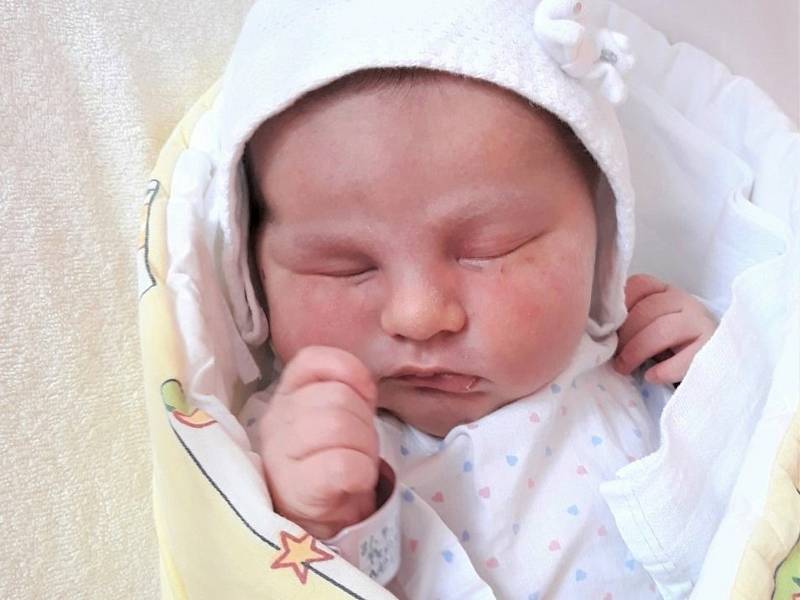 Diana Amy Peřinová, Hustopeče nad Bečvou, narozena 21. července 2021 ve Valašském Meziříčí, míra 49 cm, váha 3410 g