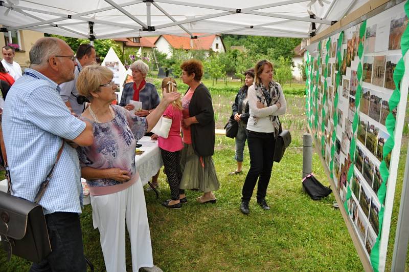 Komisaři soutěže Vesnice roku 2016 navštívili Ratiboř; čtvrtek 2. června 2016