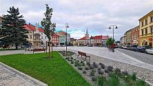 Město Valašské Meziříčí uspělo ve finále soutěže Historické město roku 2022. Odborníci ocenili obnovu náměstí v historickém centru města; duben 2023