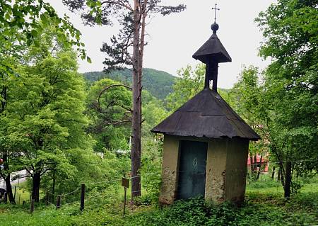 Fotogalerie: Zvonice v místní části Horní Paseky v Rožnově pod Radhoštěm -  Valašský deník