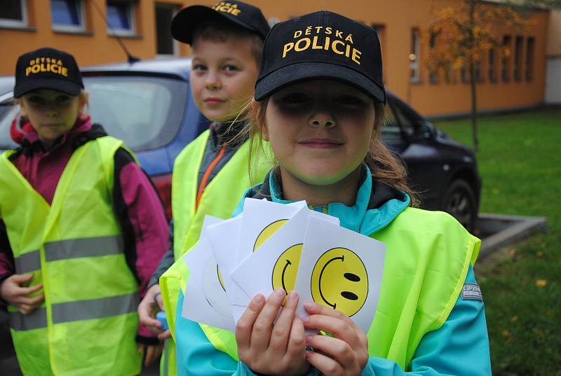 Do role policistů a strážníků se v úterý 10. října 2017 vžili žáci čtyř meziříčských základních škol. Vytvořili s nimi hlídky a v různých částech města kontrolovali řidiče.