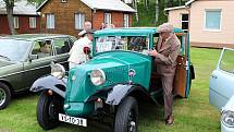 Veterán Car Club Rožnov pod Radhoštěm uspořádal pro majitele i všechny milovníky historických motorek a automobilů tradiční orientační jízdu Veteráni Valašskem. Majitelé skvostů, ve kterých jezdili naši dědečci a babičky odstartovali v sobotu v 9.30 z aut