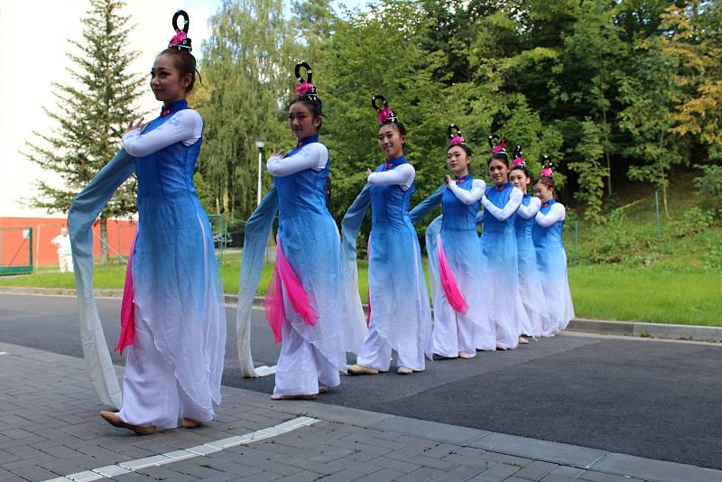 49. Liptálské slavnosti. Tanečníci z čínského souboru Regina Dance Group