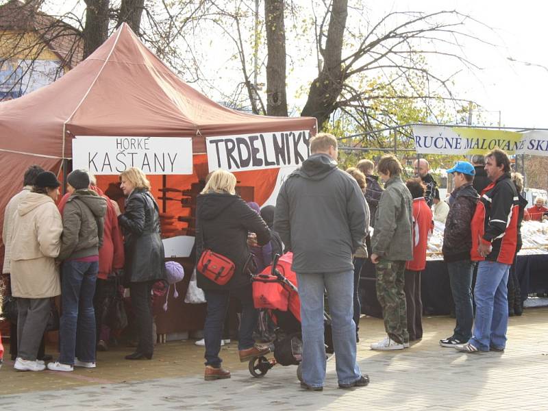 V pořadí sedmý lidečkovský jarmark navštívily desítky místních i přespolních.