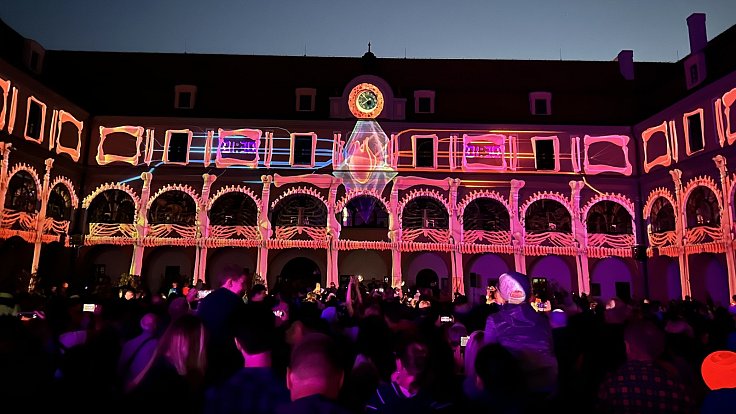 Festival Světlo Valmez přilákal davy na jedinečnou podívanou i na koncert Davida Kollera. 15.9.2023