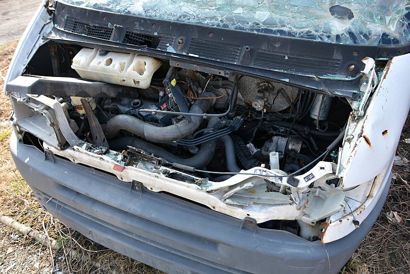 S autovraky a dlouhodobě odstavenými auty se potýkají města i  vesnice.