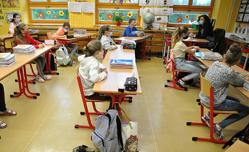 Žáci první třídy Základní školy v Huslenkách - 25. 5. 2020