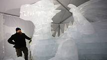 Ledové sochy 2019  Pustevny  Robert Musil Hořice  socha Drak