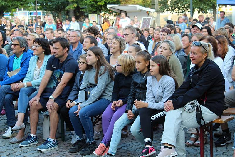 Jubilejní dvacátý ročník festivalu Valašské záření přilákal do centra Vsetína v pátek a v sobotu