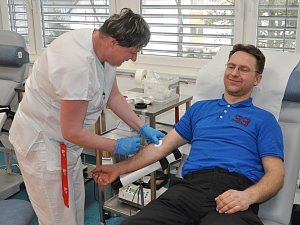 Jaroslav Trtík z Huslenek daroval ve Vsetínské nemocnici krev již devatenáctkrát