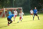 Fotbalisté Podlesí (modré dresy) doma porazili Nedašov 2:0.