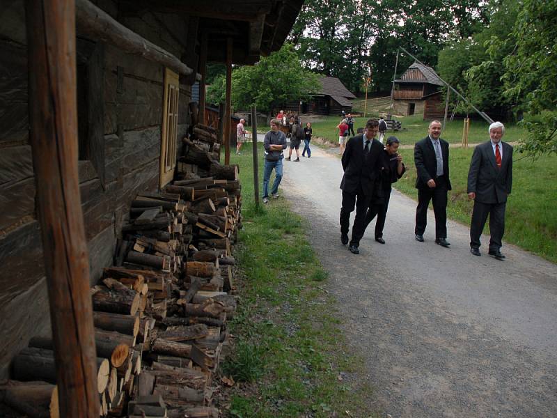 V rožnovském skanzenu ve čtvrtek 28. května slavnostně otevřeli nové stavby vybudované díky prostředkům z Norských grantů