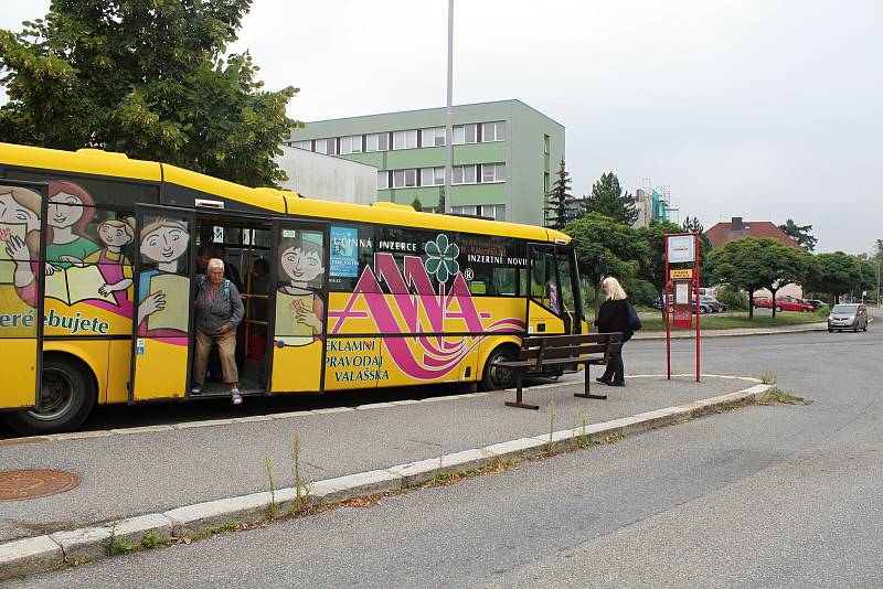 Autobus MHD ve Valašském Meziříčí. Ilustrační foto