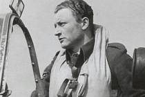 Válečný pilot a příslušník anglického královského letectva RAF, plukovníka in memoriam František Vavřínek.