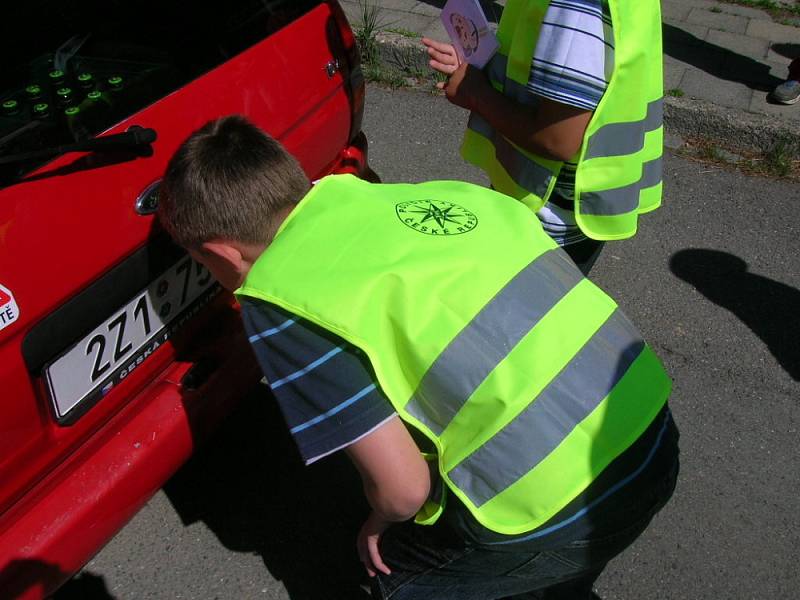 Děti asistovaly policistům při silničních kontrolách 