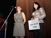 Rodinné a mateřské centrum Sluníčko ze Vsetína obdrželo finanční dar od vsetínské společnosti TES ve výši 300 tisíc korun. 