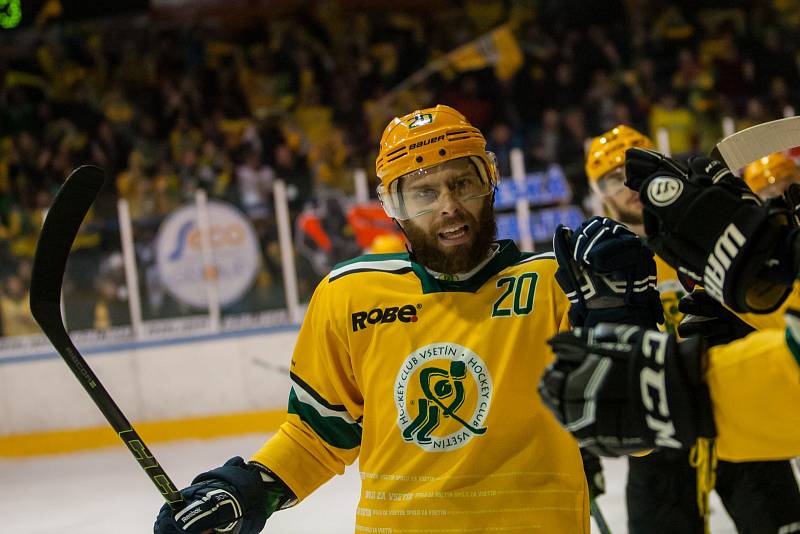 Šesté kolo kvalifikace o WSM ligu, zápas mezi týmy HC Vlci Jablonec nad Nisou a VHK ROBE Vsetín, se odehrálo 13. dubna na zimním stadionu v Jablonci nad Nisou. Na snímku František Zúbek.