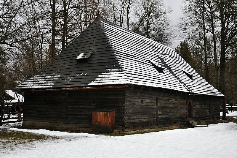 Areál Dřevěné městečko ve Valašském muzeu v přírodě v Rožnově pod Radhoštěm; 30. ledna 2021