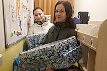 Letošní ročník vánoční sbírky Krabice od bot se vydařil. Vsetínská Diakonie shromáždila 450 dárků pro děti v nouzi.
