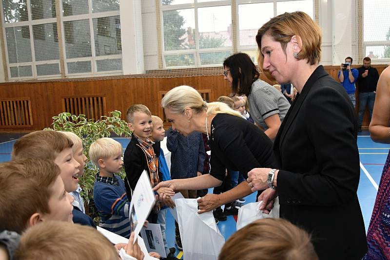 Přivítání prvňáčků na Základní škole Vyhlídka ve Valašském Meziříčí.