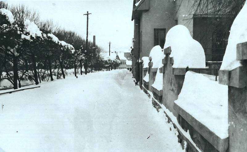 Sněhová kalamita ve Vsetíně v lednu 1954.