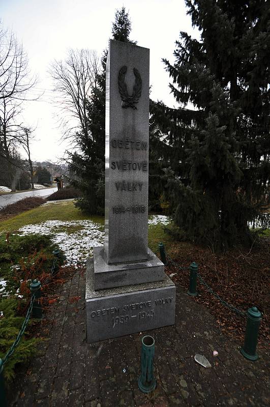 Liptál - památník obětem světové války.