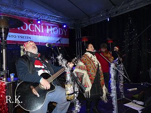 Veselé vánoční hody v roce 2019 - Fleret se Zuzanou Šulákovou( dcera Jarmily Šulákové). Kapela vystoupí ve Vsetíně i letos.