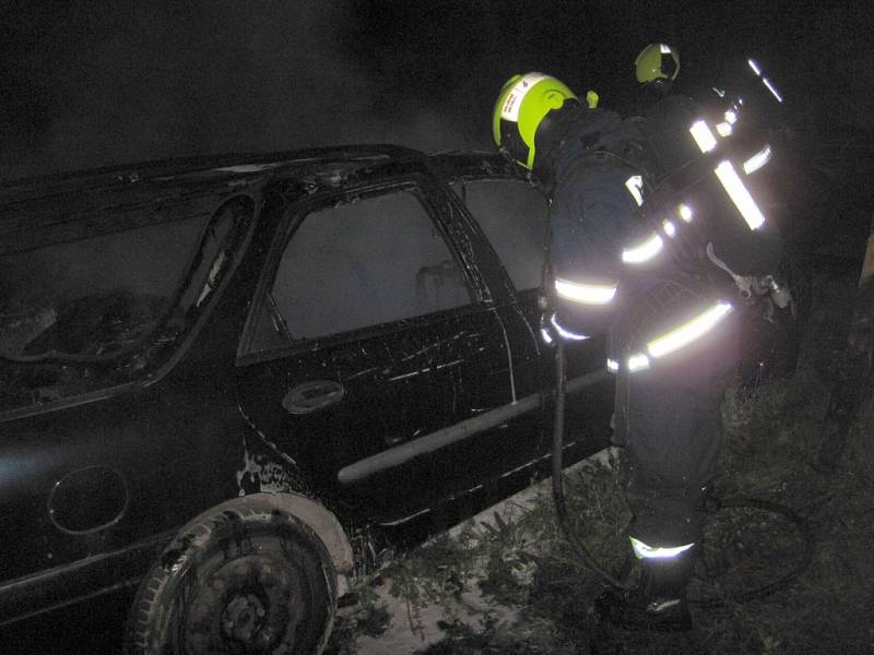 Meziříčští hasiči se v noci nezastavili. Vyjížděli k šesti požárům