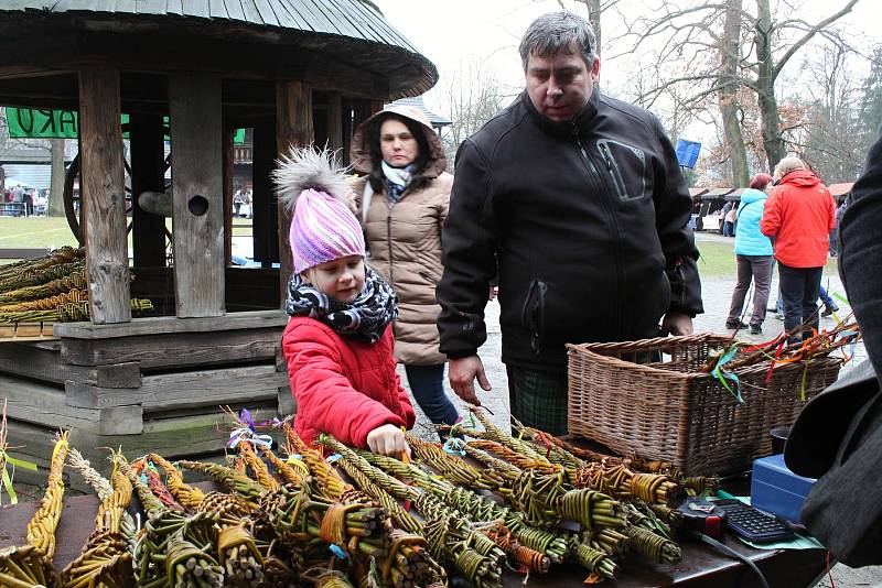 Tradiční velikonoční program Velikonoce na Valašsku se koná od soboty 31. března do pondělí 2. dubna 2018 v Dřevěném městečku v Rožnově pod Radhoštěm. Nechybí stánky s jarmarečním zbožím ani doprovodný program.