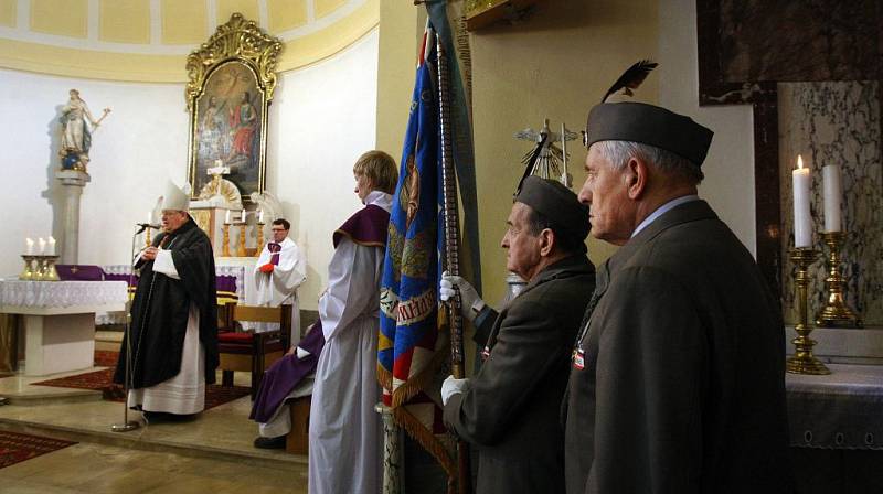 Mší, kterou celebroval kardinál Dominik Duka, si lidé připoměli svého rodáka Mons. Metoděje Kubáně, umučeného v koncentračním táboře.