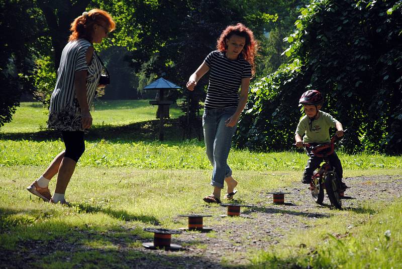 Malí cyklisté předvedli v sobotu 8. června 2019 svou zručnost a rychlost v zámeckém parku v Brankách.