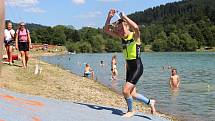 Osmý ročník triatlonového závodu Valachy Man 2018 se uskutečnil v pátek 3. srpna v Novém Hrozenkově u vodní nádrže Balaton. Na snímcích start hlavního závodu.