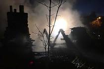 Požár přístěnku u rodinného dmu v Dolní Bečvě na Vsetínsku