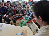 Pracovníci Masarykovy veřejné knihovny ve Vsetíně předčítali ve středu 4. února 2015 dětem ze třetí třídy Základní školy Interna Vsetín