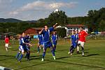 Fotbalisté Hrachovce (červené dresy) v prvním kole 1. B třídy doma porazili Horní Lideč. 