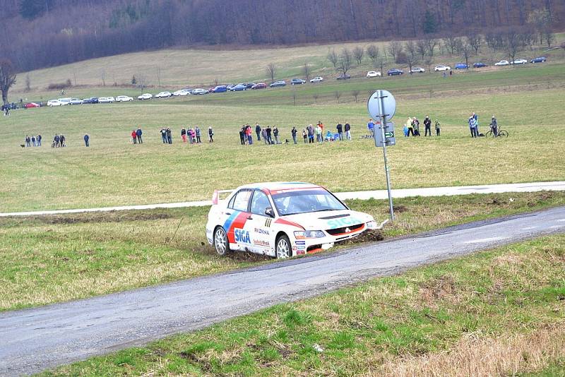 Havárie M. Břežíka na 36. ročníku Jakeš Valašská rally.