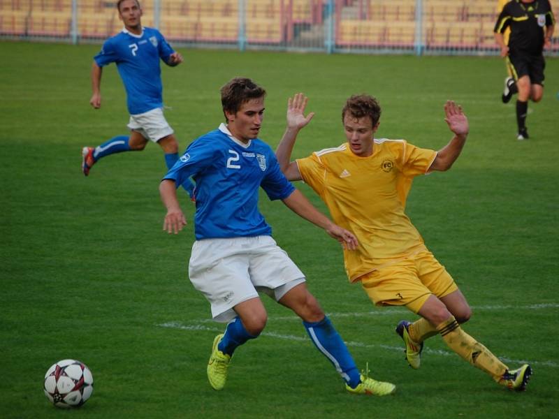 Fotbalisté Velkých Karlovic+Karolinky urvali ve středu 10. září v Havířově šťastnou remízu 1:1. 