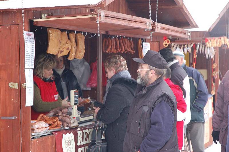 Potravinářský jarmark na náměstí ve Valašském Meziříčí