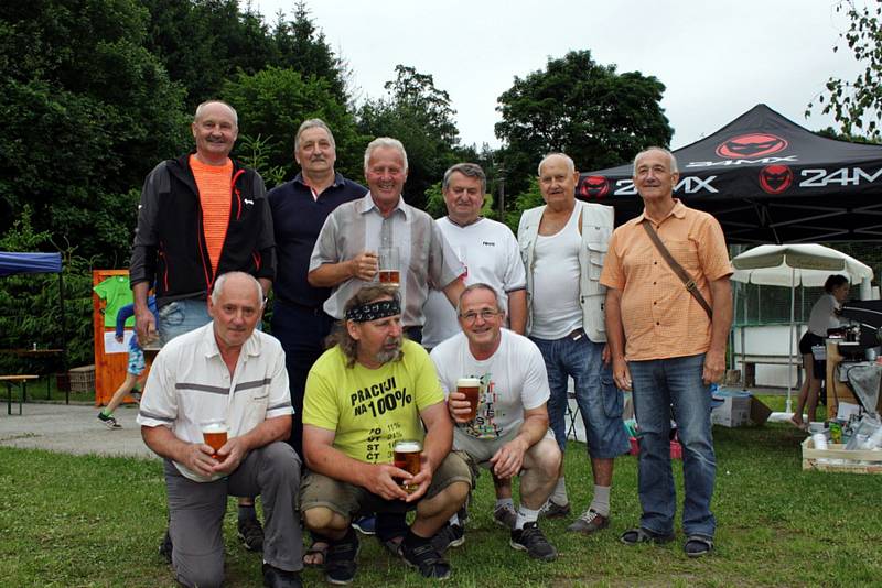 Stoleté výročí TJ Sokol Bystřička oslavili 8. června 2019 na hřišti U Lukášů. Nechyběli ani zasloužilí členové jednoty.
