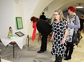 V sobotu 25. listopadu 2017 se ve vsetínském zámku uskutečnil devátý ročník dobročinné aukce Diakonie Vsetín. Licitátorem byl stand up komik Dominik Heřman Lev.