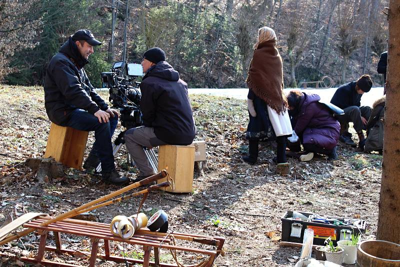 Filmový štáb začal posledního února s natáčením pohádky Největší dar. Z lokalit si filmaři vybrali z velké části prostředí Valašského muzea v přírodě v Rožnově pod Radhoštěm.