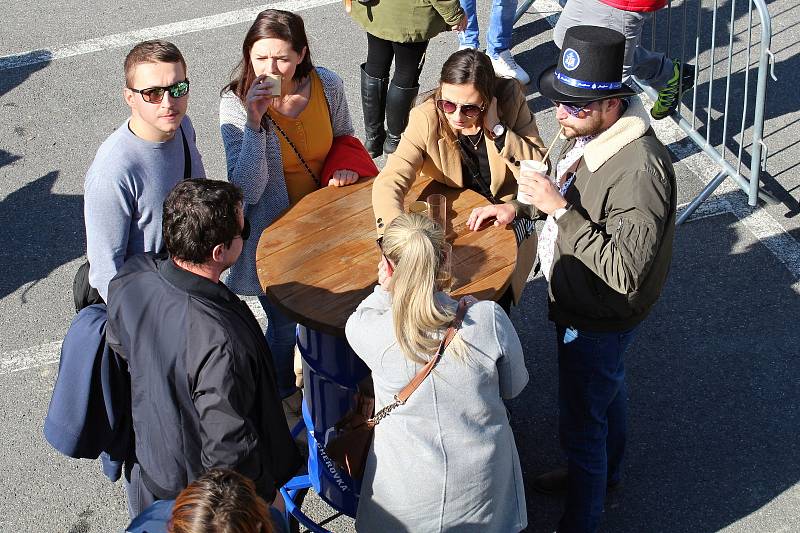 V sobotu 6.10.2018 začal ve Velkých Karlovicích svátek jídla. Dvoudenní Karlovský gastrofestival přilákal tisíce gurmánů.