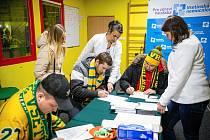 Nábor zájemců do registru kostní dřeně (kampaň Hokej na dřeň) během hokejového utkání na zimním stadionu Na Lapači ve Vsetíně; středa 25. ledna 2023