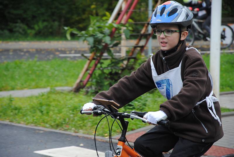 Sluchově postižení cyklisté zápolí ve dnech 5. a 6. října ve Valašském Meziříčí v mezinárodní dopravní soutěži.