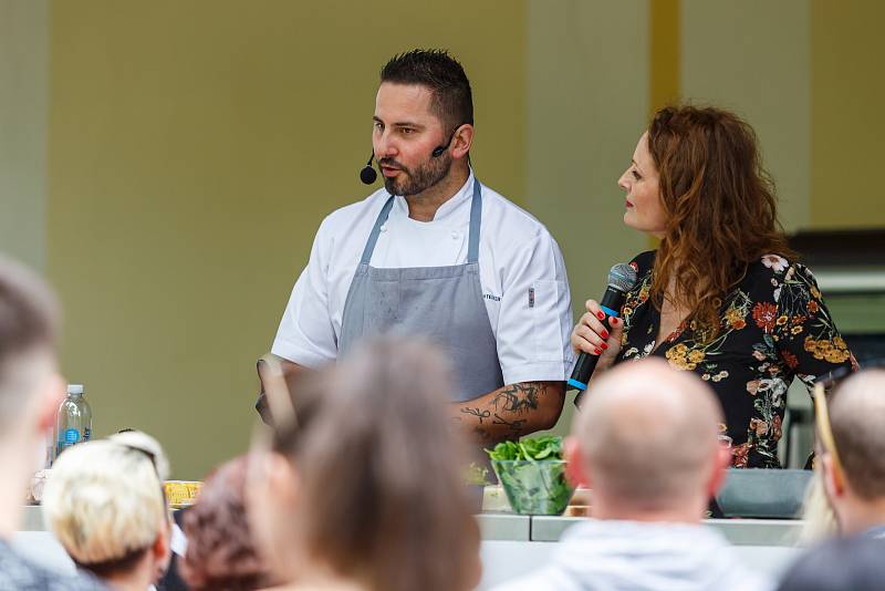 Garden Food Festival 2019 v rožnovském parku.