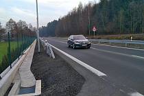Opravený téměř kilometrový úsek silnice mezi Huslenkami a Hovězím na Horním Vsacku.