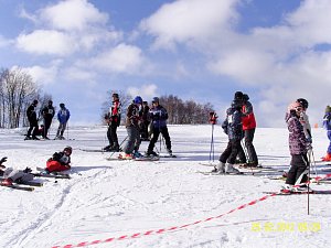 V Lidečku závodili lyžaři ve slalomu