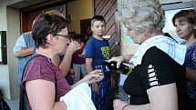 Ve Střelné si v pátek 9. června 2017 užili první Noc kostelů. Součástí bohatého programu byla ochutnávka mešních vín. Děti se pobavily u výpravy odvážných.